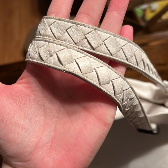 Bottega Veneta Intrecciato Leather Expandable Tote - Picture 6 of 16